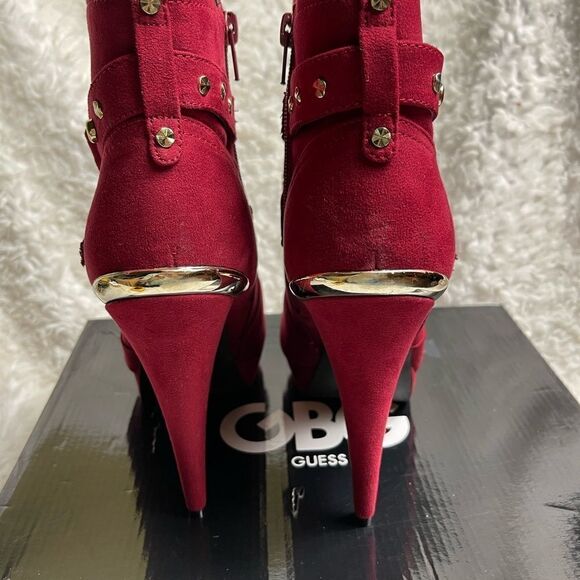 GBG Guess Deeka  Red synthetic suede ankle boots gold tone studs accents SZ10M - Picture 6 of 11